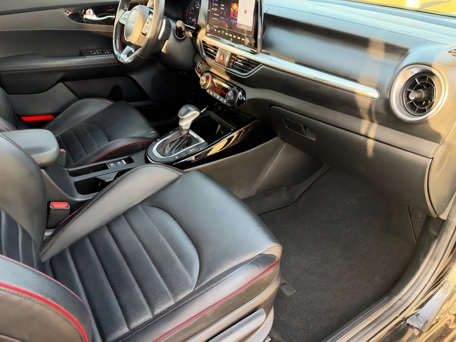 Used 2023 Kia Forte GT w/ GT2 Package image 14