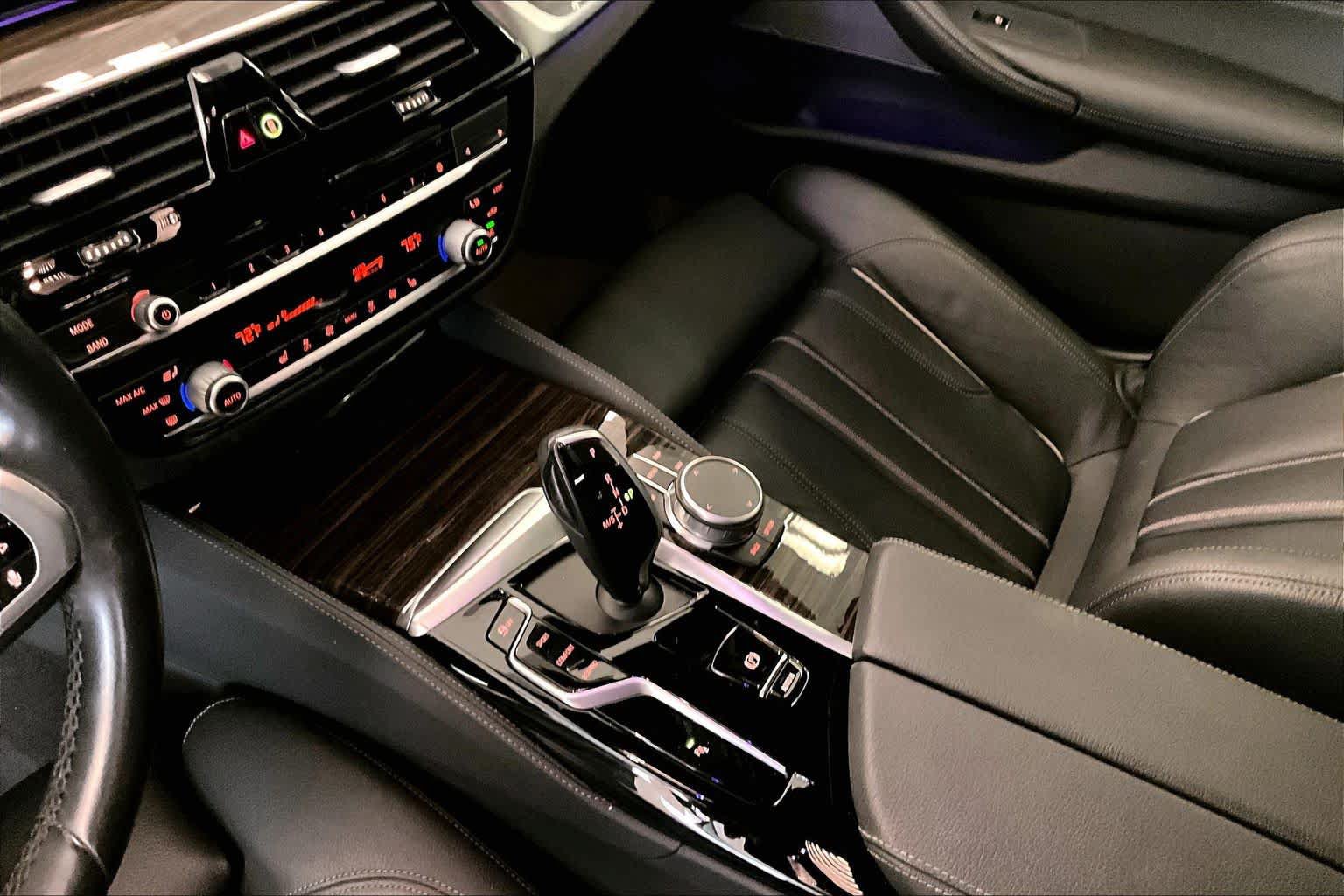 Used 2021 BMW 530i w/ M Sport Package RWD image 14