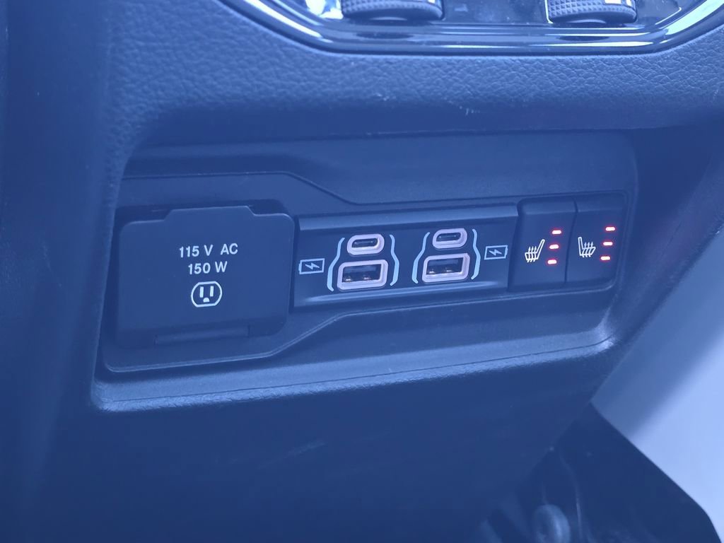 Used 2023 Jeep Grand Cherokee Overland image 11