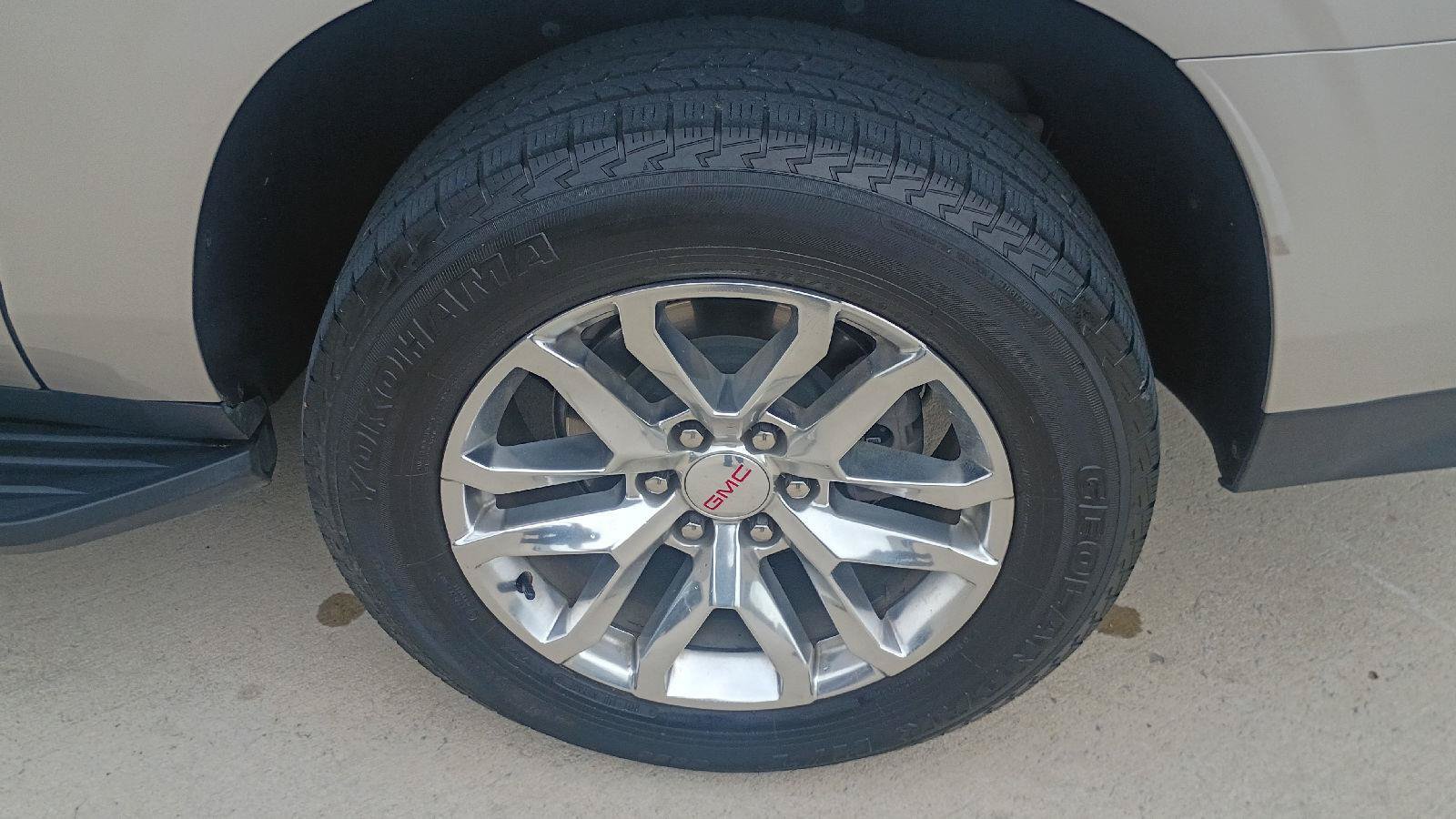 Used 2023 GMC Yukon XL SLT w/ LPO, Floor Liner Package RWD image 25