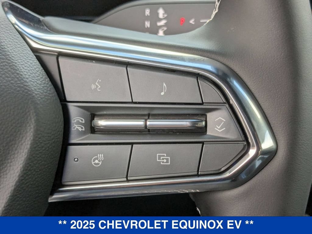 New 2025 Chevrolet Equinox EV LT AWD/4WD image 17