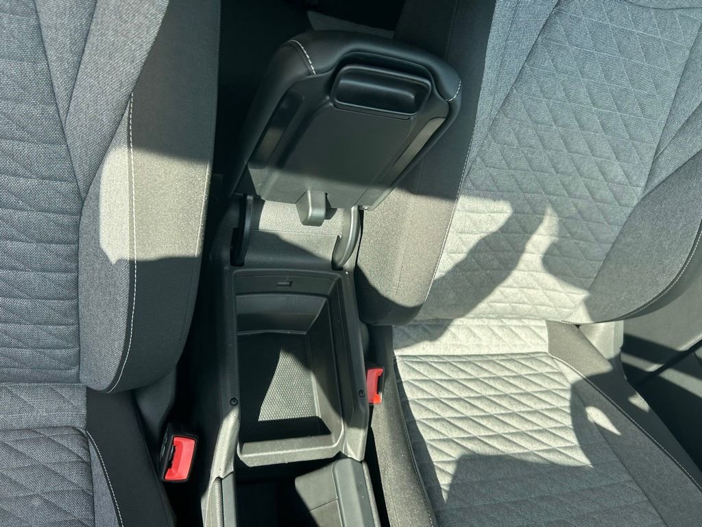 Used 2025 Volkswagen Tiguan S w/ 18" Wheel Package image 39