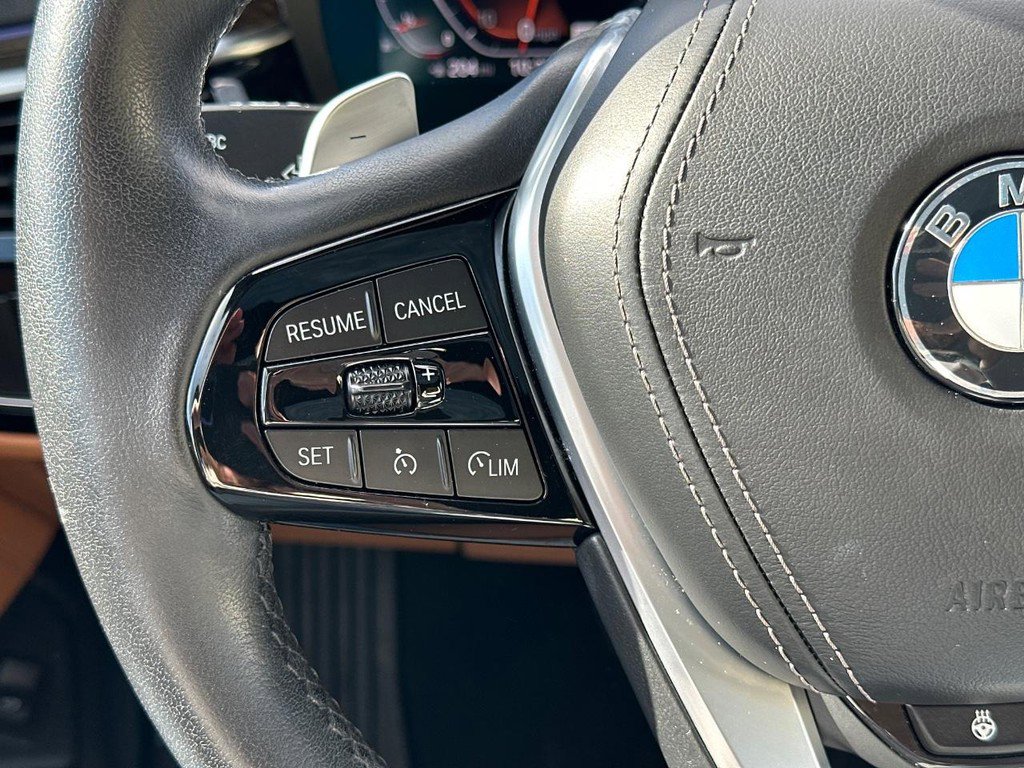 Used 2022 BMW 530i xDrive w/ Premium Package image 24