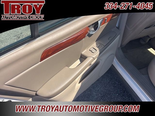 Used 2004 Cadillac De Ville w/ Equipment Group FWD image 24