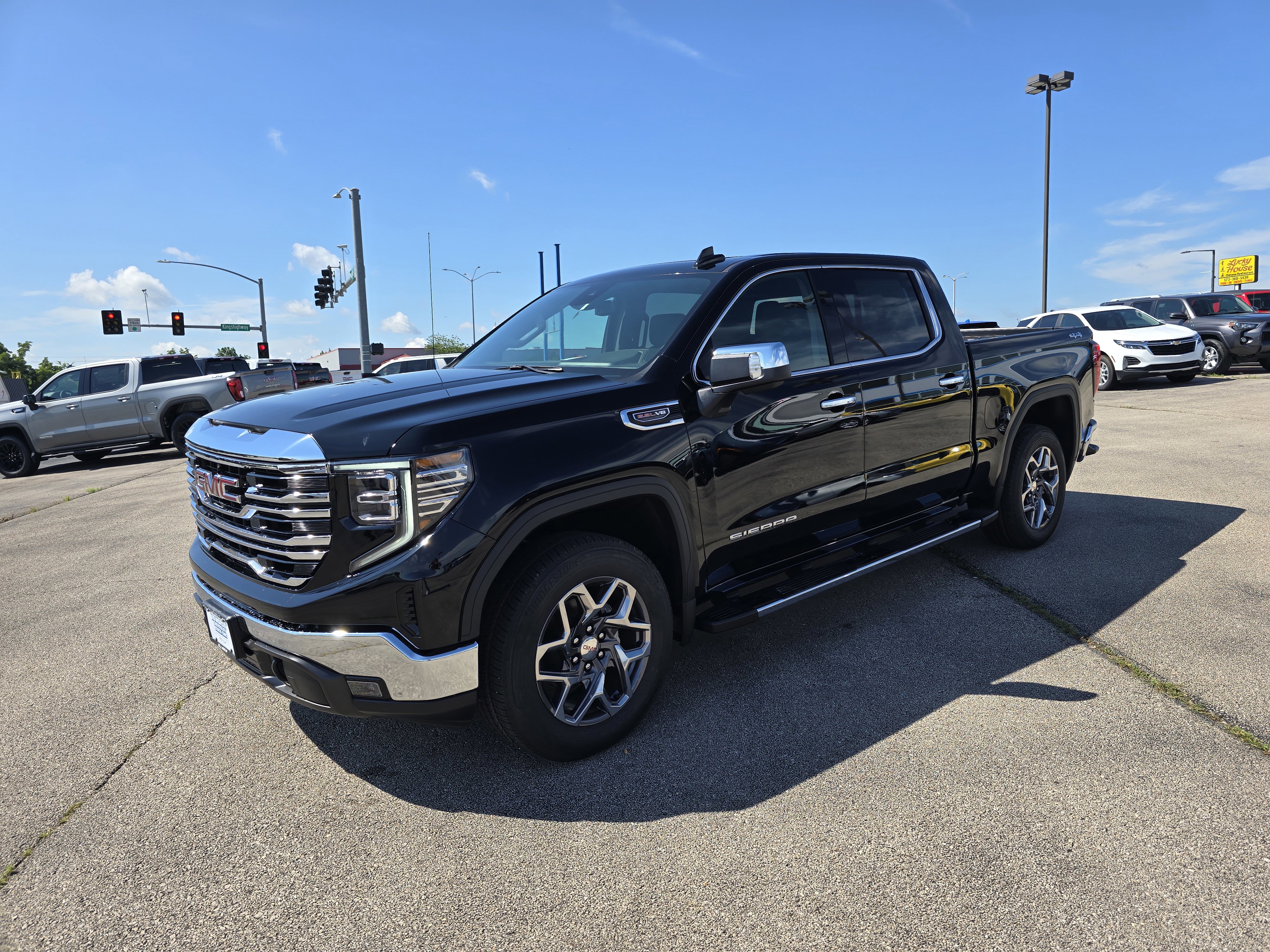 New 2025 GMC Sierra 1500 SLT w/ SLT Convenience Package image 7