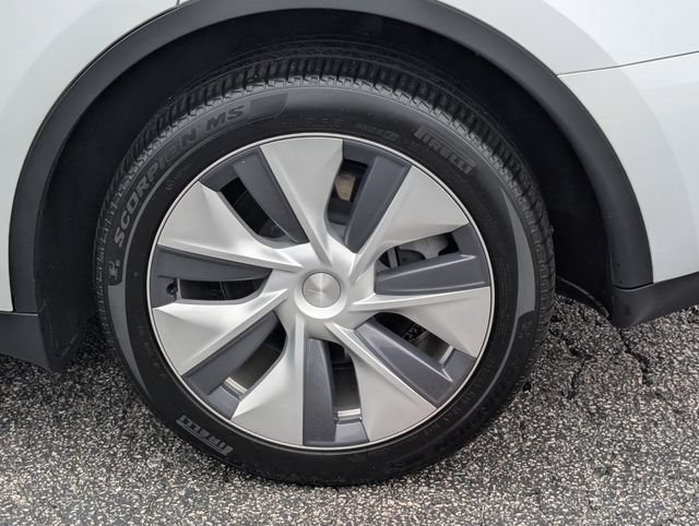 Used 2024 Tesla Model Y Long Range AWD/4WD image 10