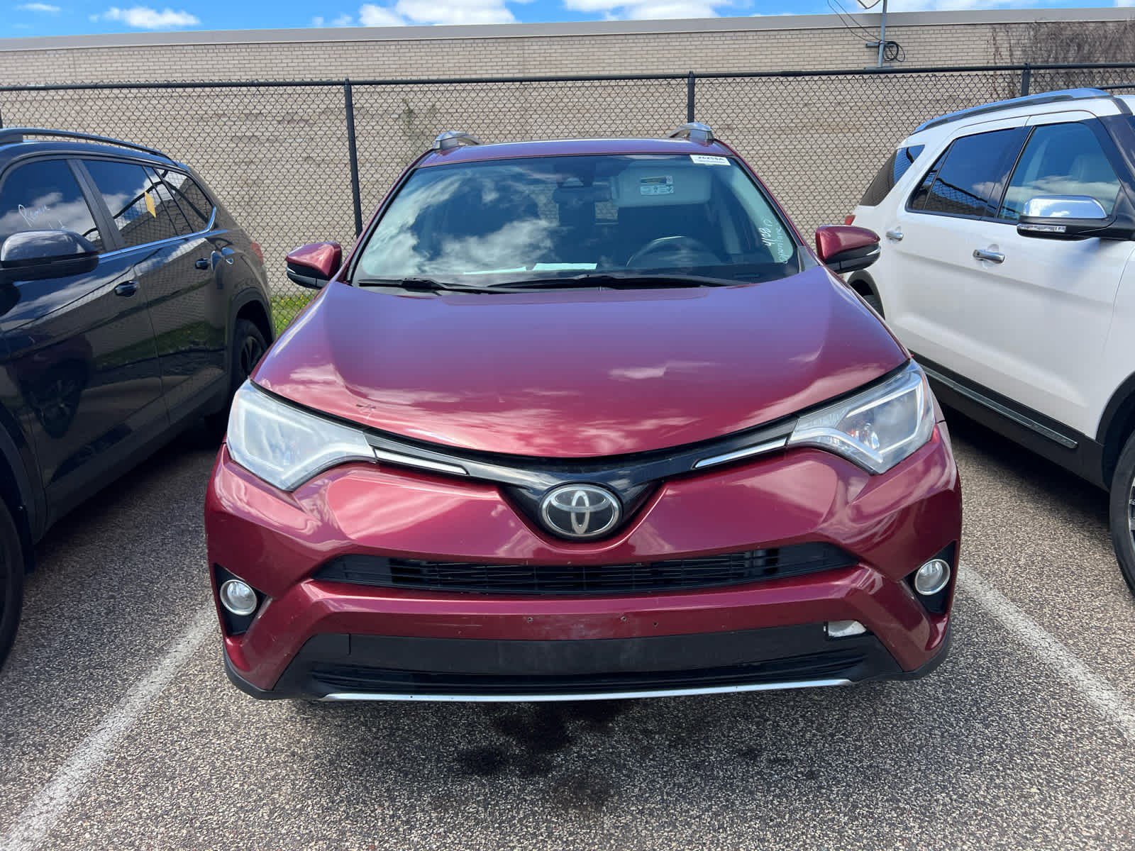 Used 2018 Toyota RAV4 XLE FWD image 2