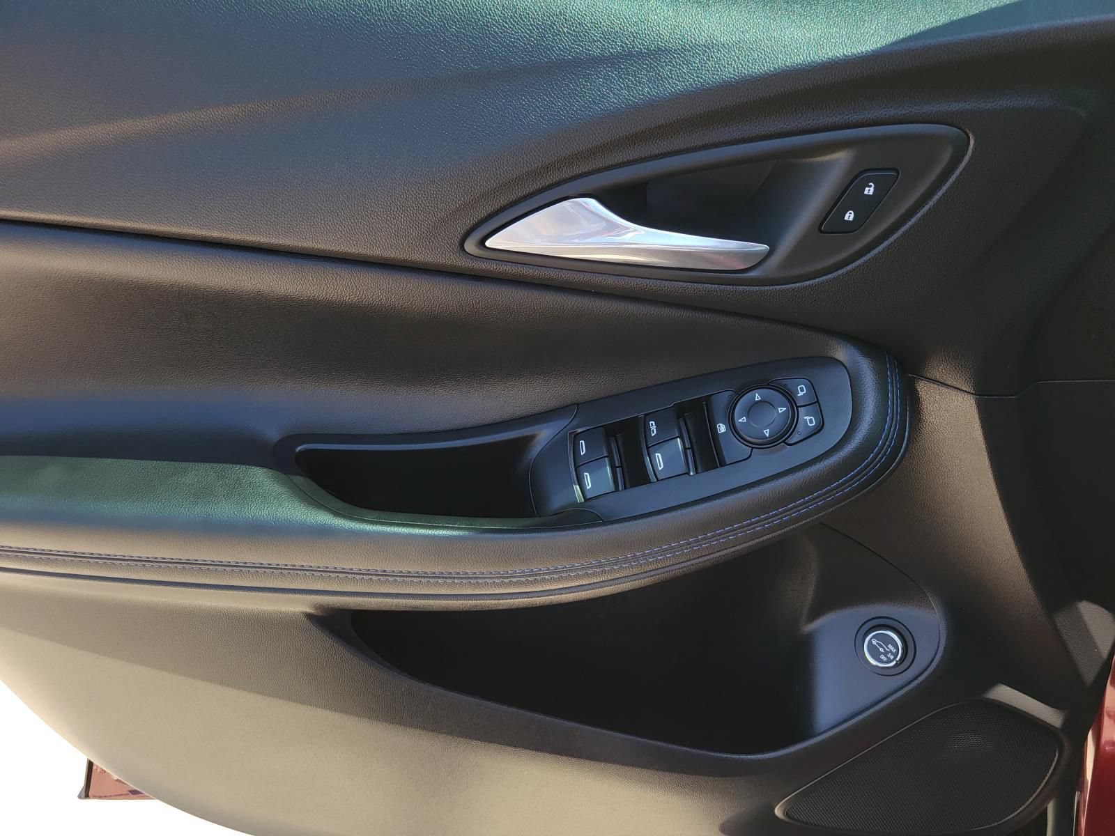 Used 2025 Buick Encore GX Sport Touring w/ Advanced Technology Package FWD image 21