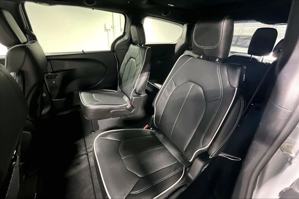 New 2026 Chrysler Pacifica Limited w/ S Appearance Package image 17