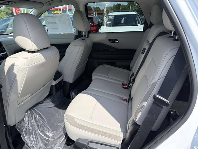 New 2026 Nissan Pathfinder SL w/ SL Premium Package (P04) AWD/4WD image 7