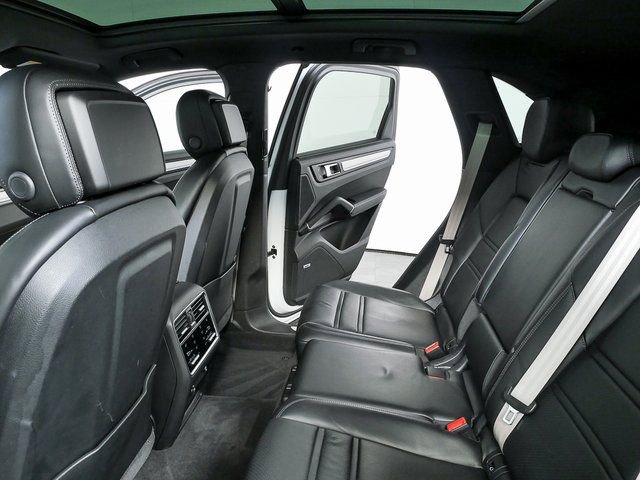 Used 2023 Porsche Cayenne image 22