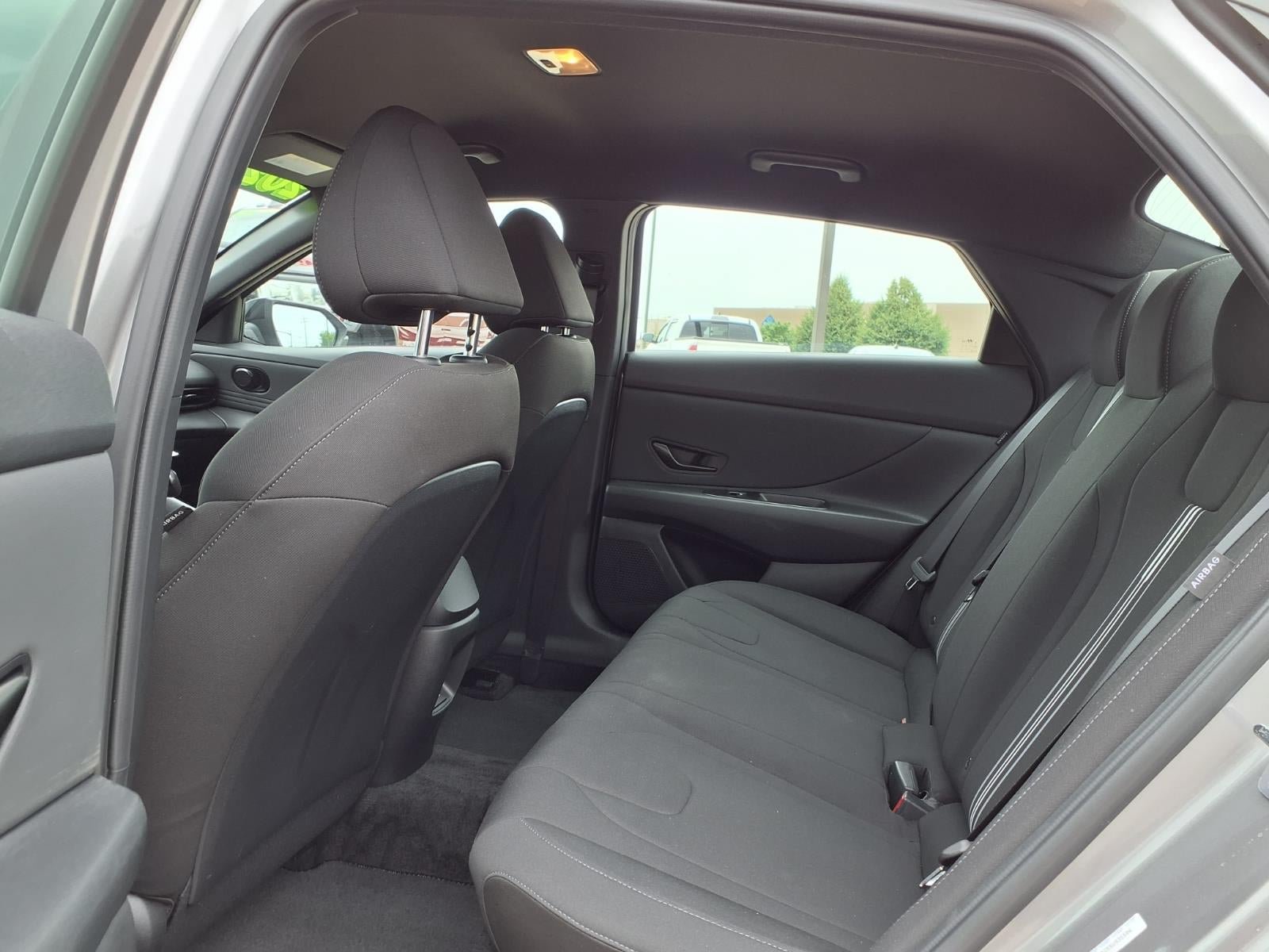 Used 2025 Hyundai Elantra Sport FWD image 18