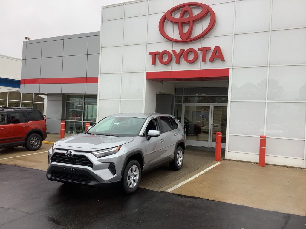 New 2025 Toyota RAV4 LE image 3