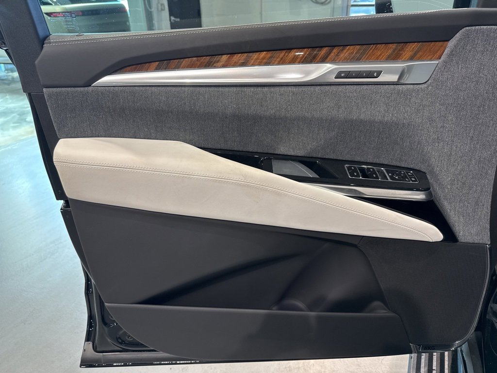 Used 2026 Cadillac Escalade Platinum Sport w/ LPO, ONYX Package image 12