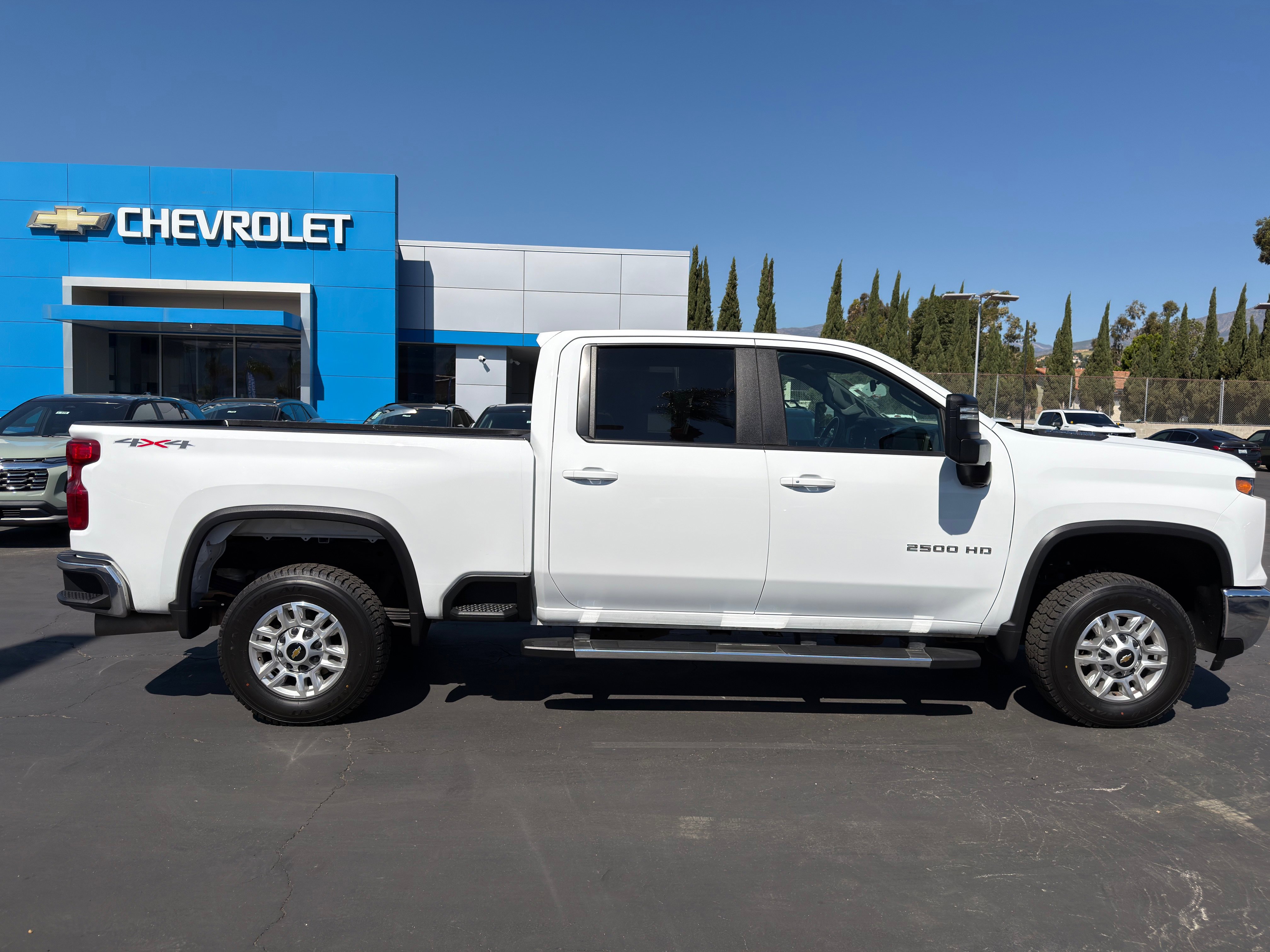 Used 2025 Chevrolet Silverado 2500 LT w/ Convenience Package image 9
