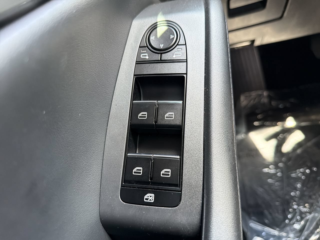 Used 2023 MAZDA MAZDA3 s FWD image 18