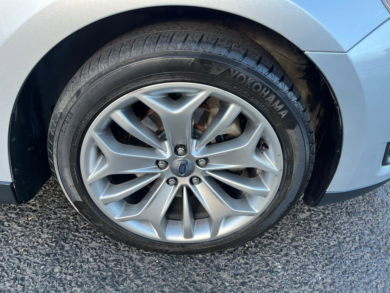 Used 2014 Ford Taurus Limited image 11