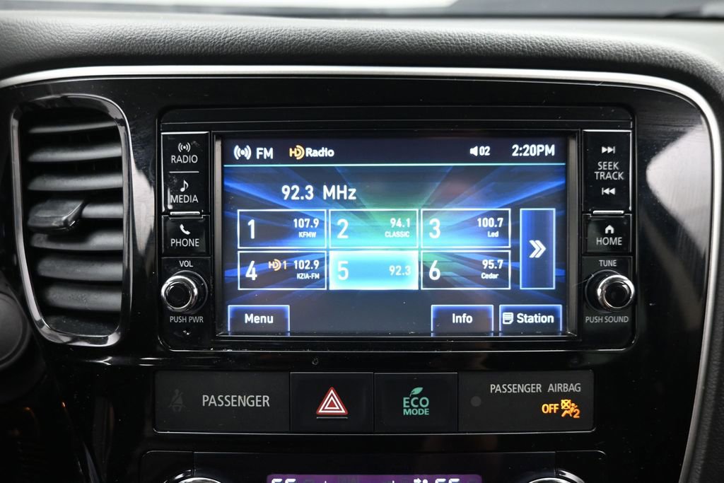 Used 2018 Mitsubishi Outlander ES AWD/4WD image 16