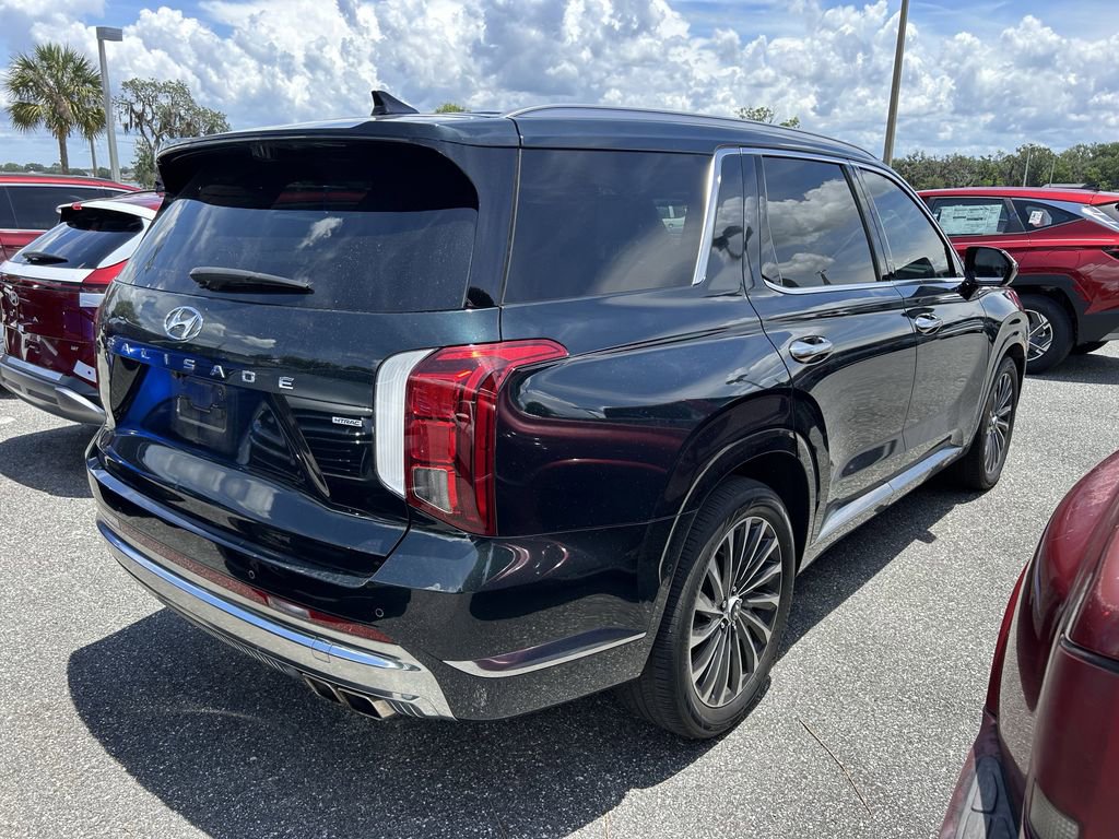 Used 2024 Hyundai Palisade Calligraphy AWD/4WD image 3