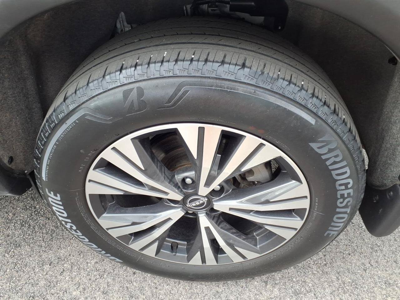 Used 2023 Nissan Rogue SV AWD/4WD image 10