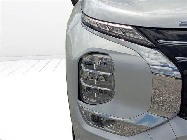New 2025 Mitsubishi Outlander SEL image 9