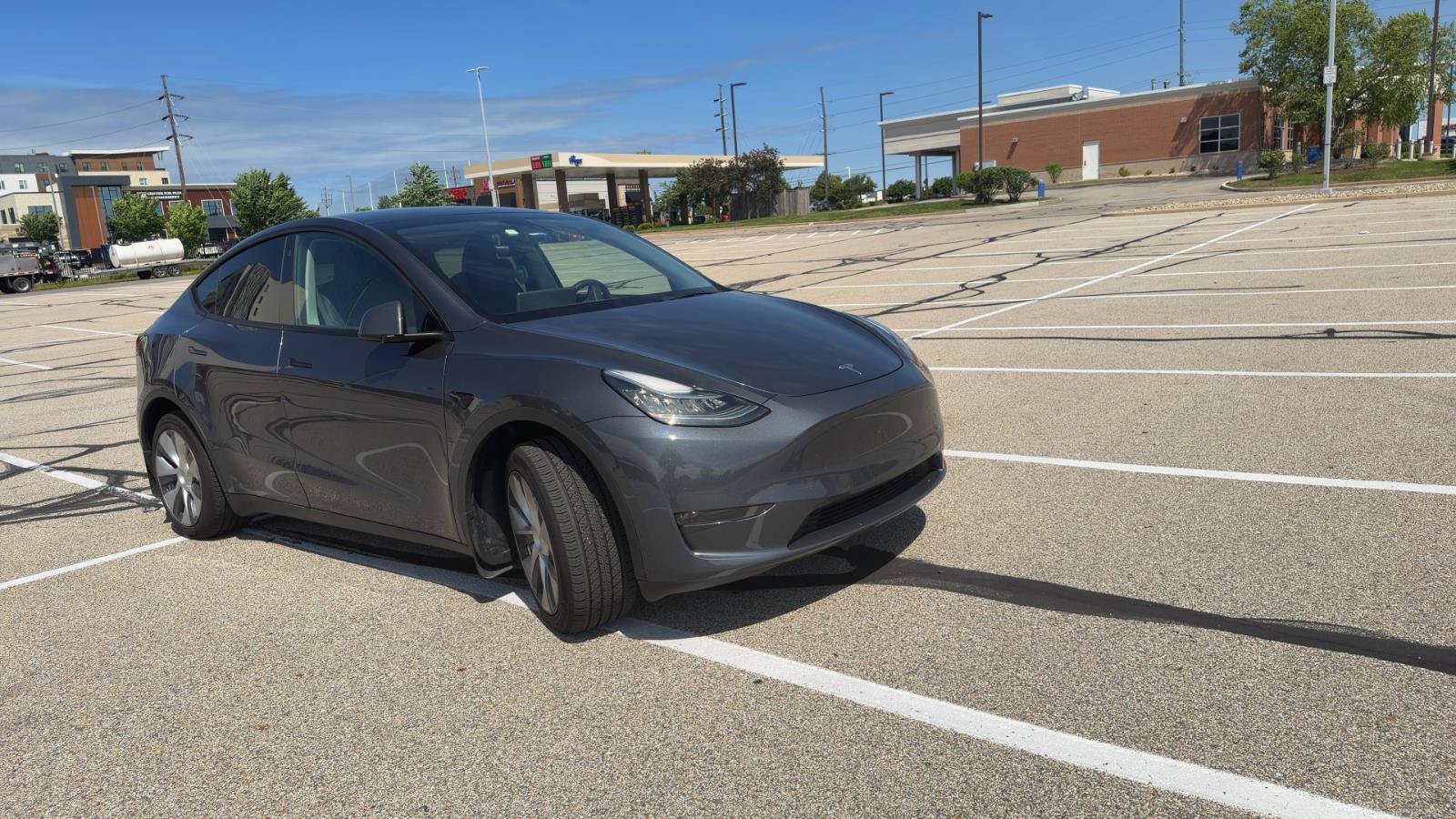 Used 2023 Tesla Model Y Long Range AWD/4WD image 4