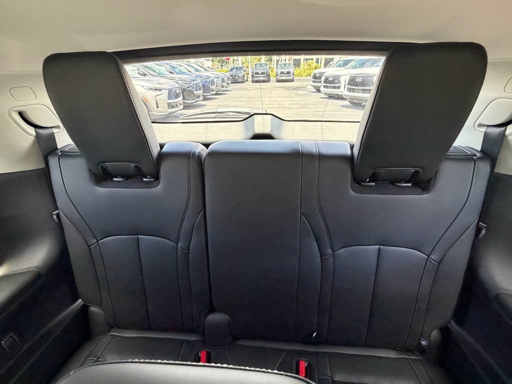 Used 2026 INFINITI QX60 Luxe w/ Cargo Package FWD image 15