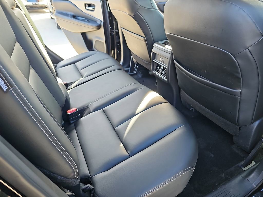 Used 2024 Nissan Murano SV w/ SV Midnight Edition Package image 14