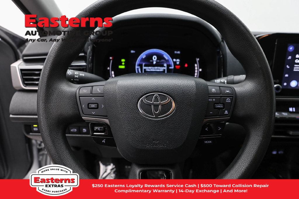 Used 2025 Toyota Camry LE FWD image 11