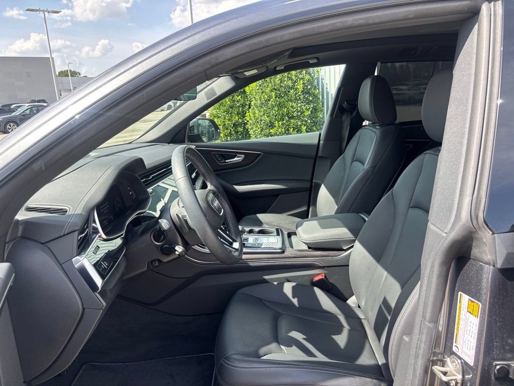 Used 2023 Audi Q8 Prestige w/ Prestige Package AWD/4WD image 18