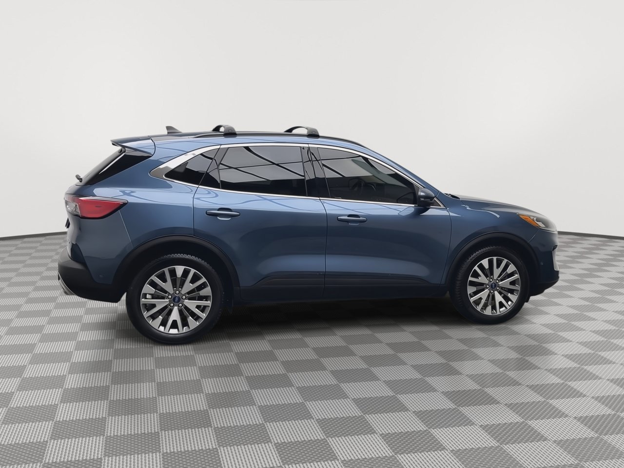 Certified 2020 Ford Escape Titanium AWD/4WD image 42