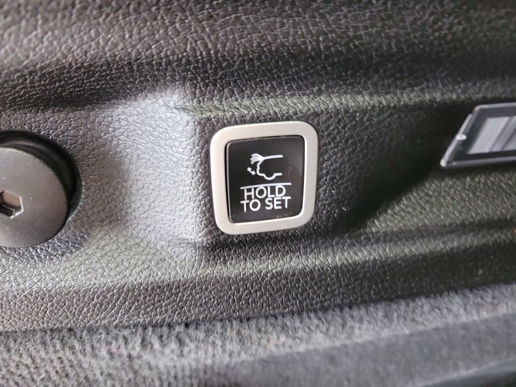 Used 2024 Jeep Grand Cherokee L Overland w/ Trailer Tow Package image 13