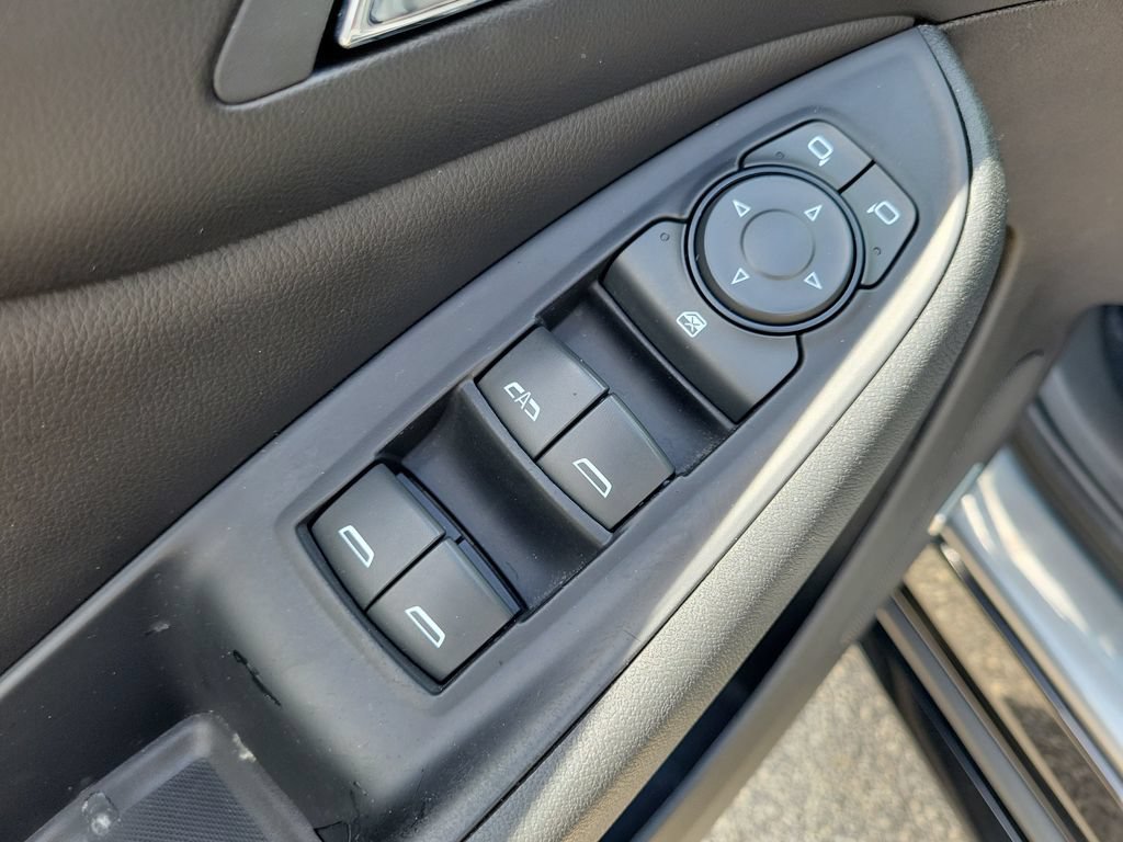 Used 2018 Chevrolet Volt Premier w/ Driver Confidence Package FWD image 11