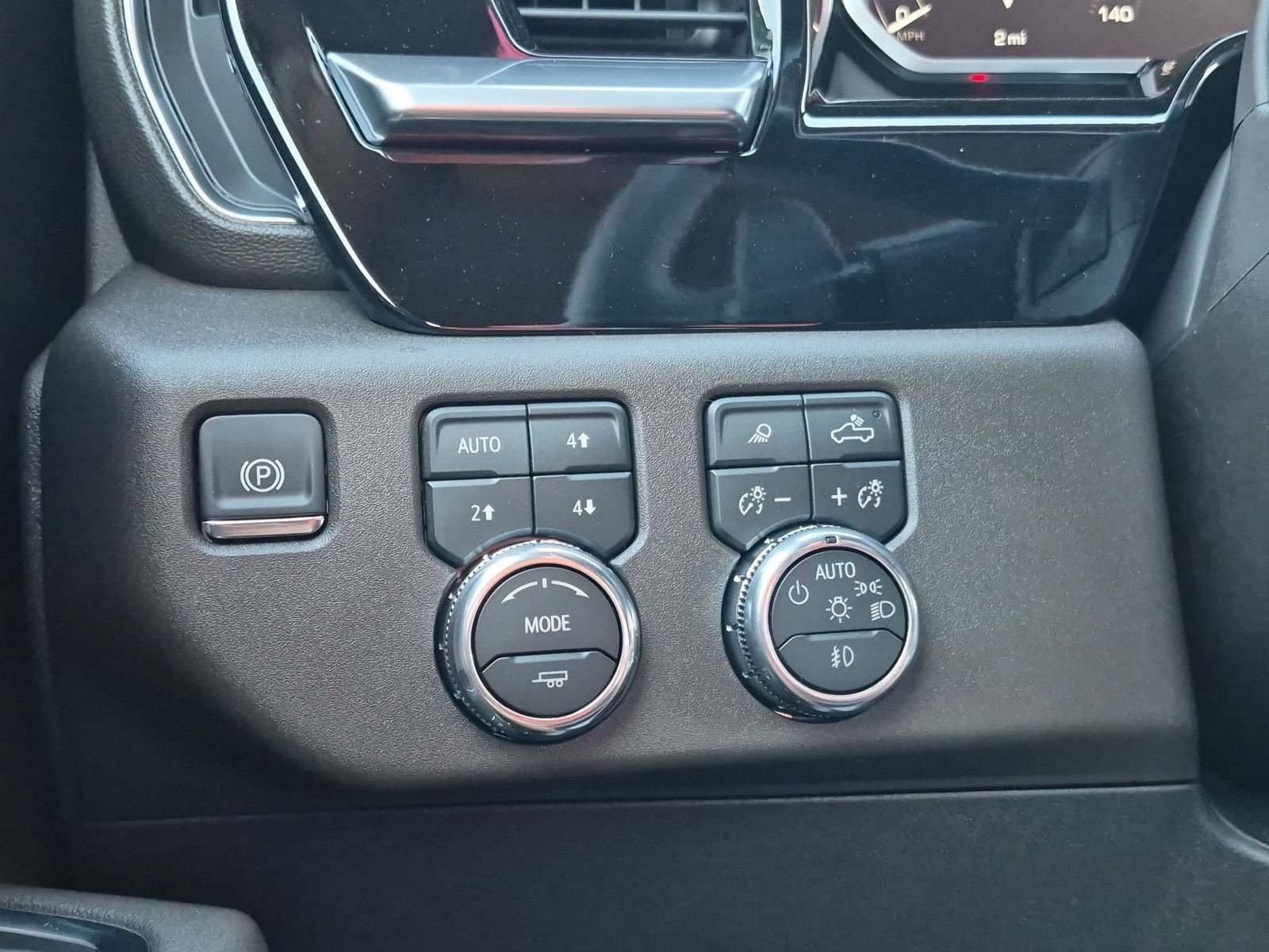 New 2026 GMC Sierra 1500 SLT w/ SLT Premium Package AWD/4WD image 16
