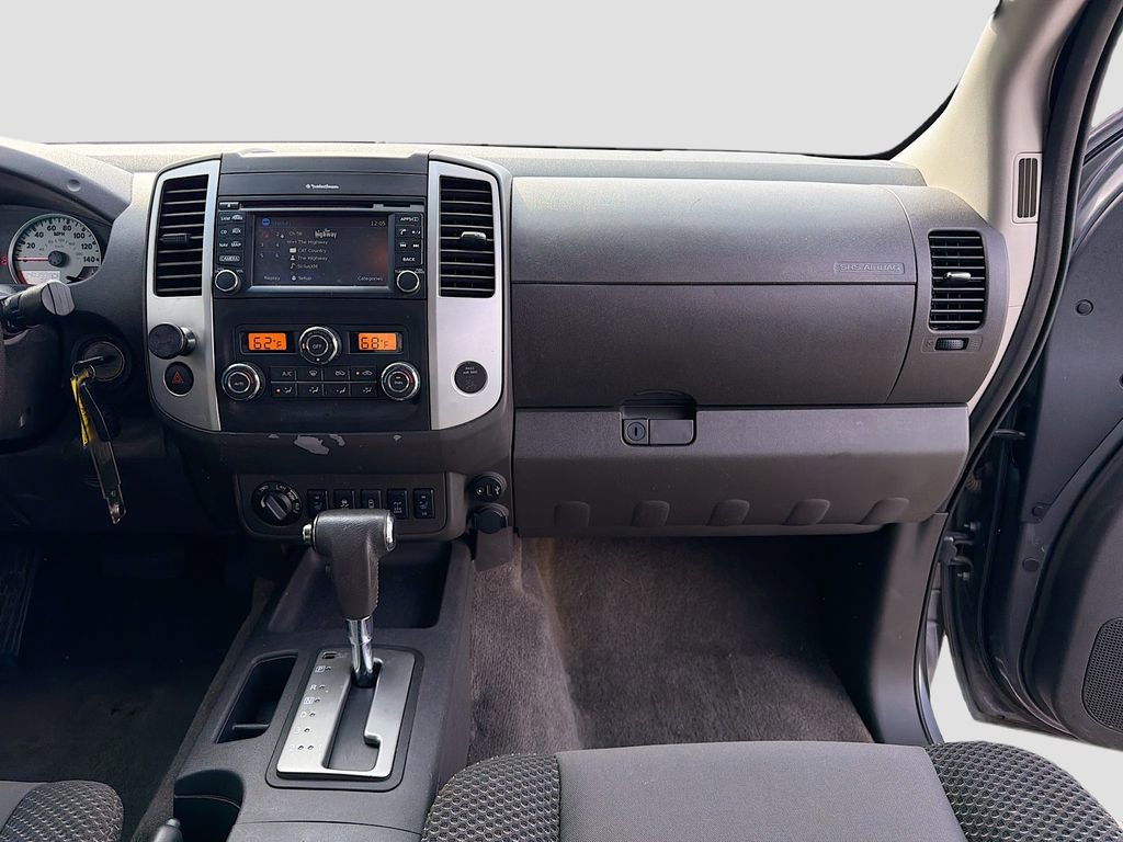 Used 2018 Nissan Frontier PRO-4X image 19