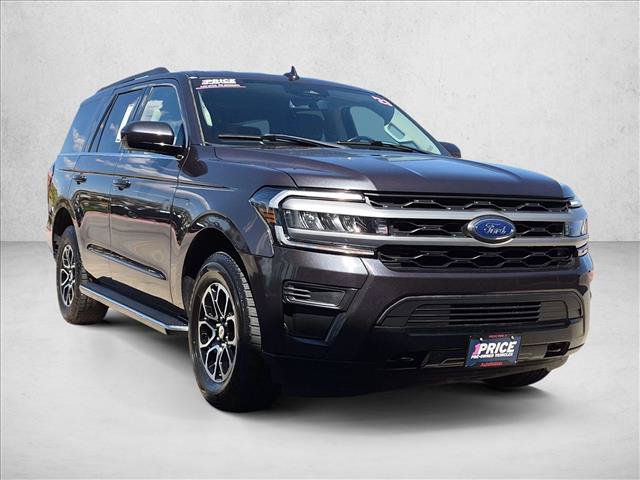 Used 2023 Ford Expedition XLT AWD/4WD image 3