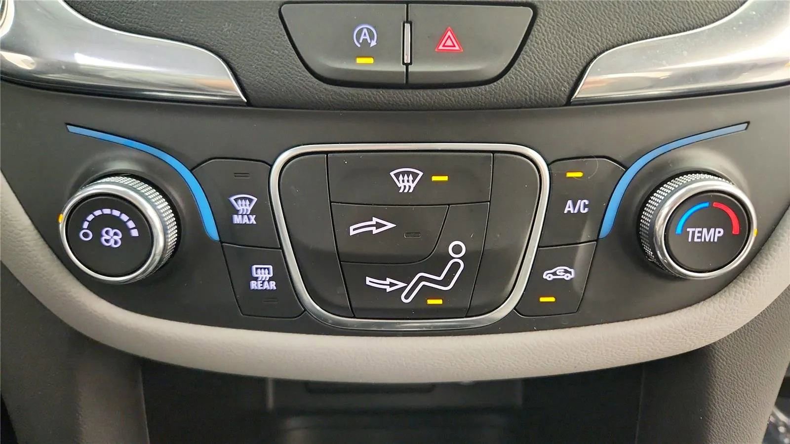 Used 2024 Chevrolet Equinox LS w/ LS Convenience Package image 30