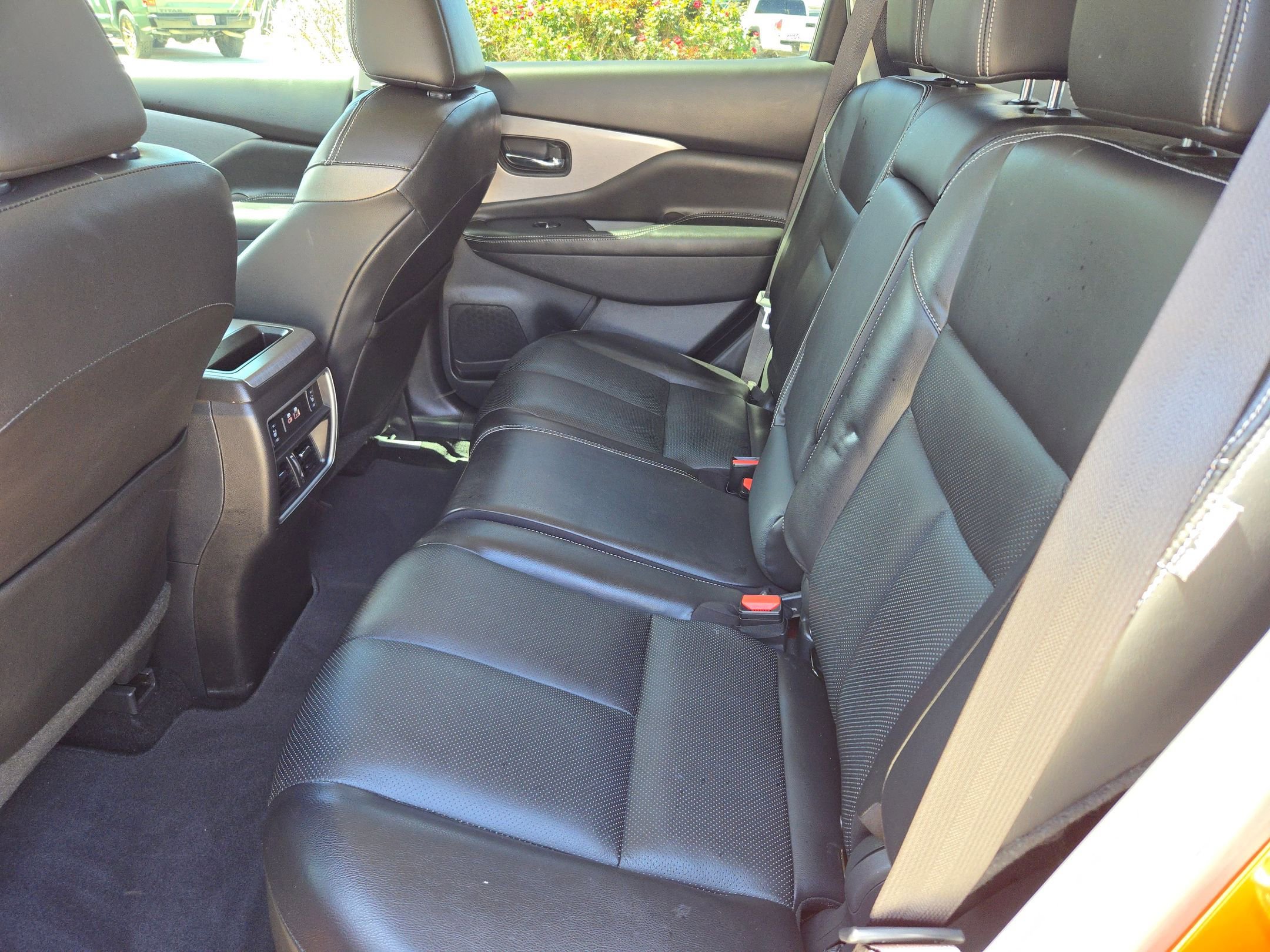 Used 2020 Nissan Murano SL w/ Moonroof Package FWD image 14