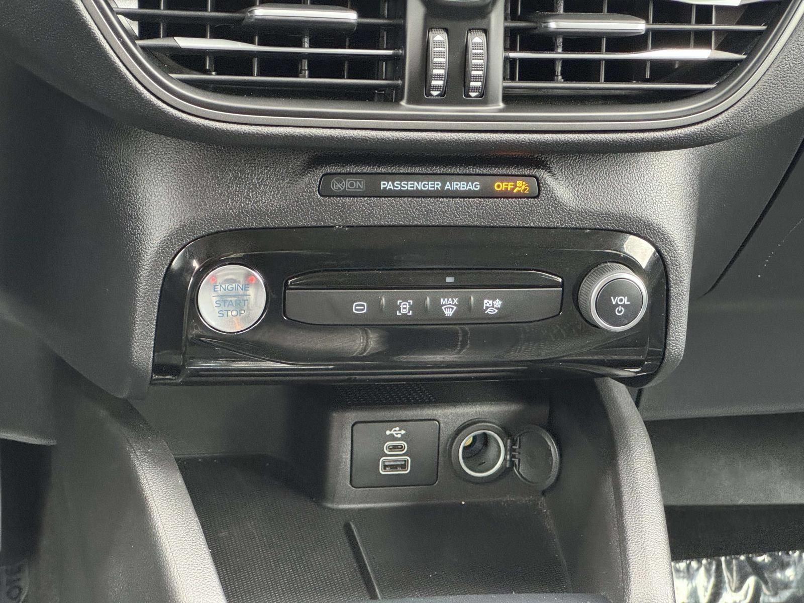 Used 2025 Ford Escape SE FWD image 11