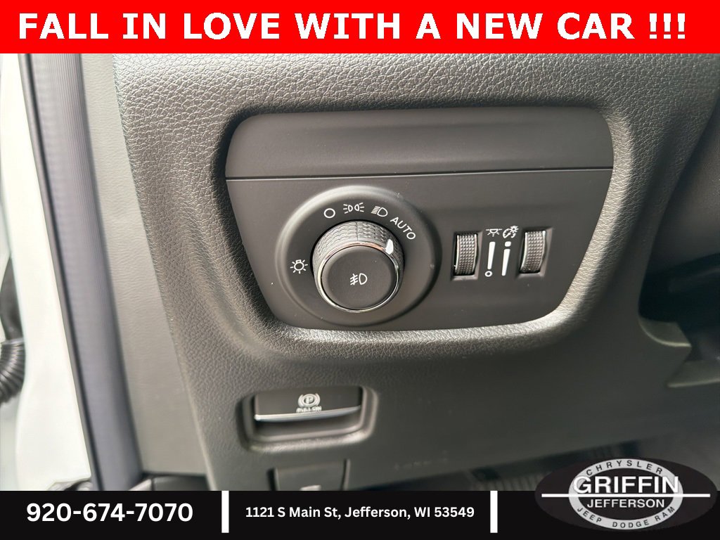 New 2025 Jeep Grand Cherokee Limited w/ Trailer Tow Package image 19