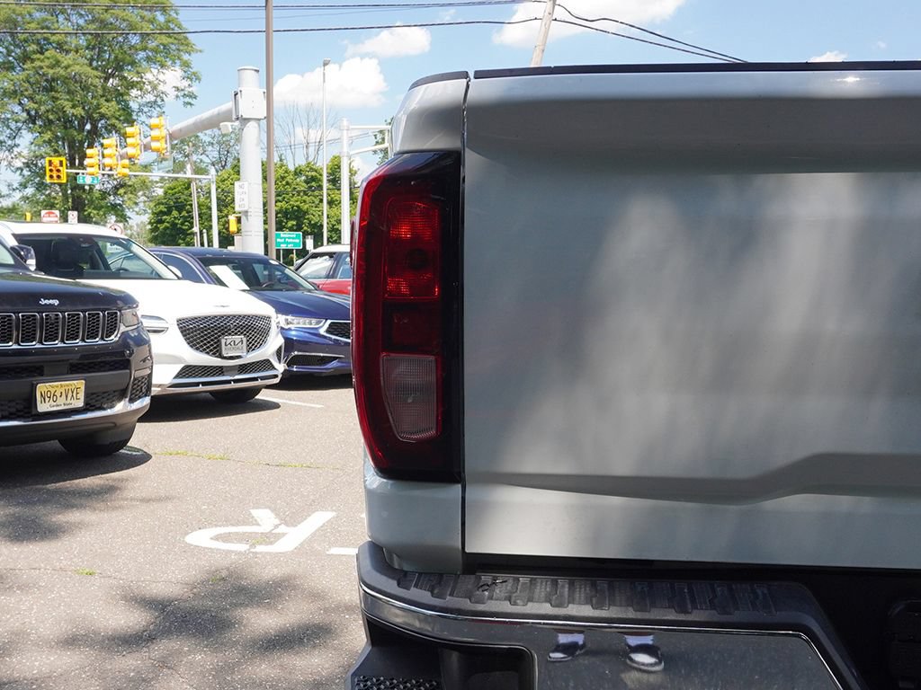 Used 2023 GMC Sierra 2500 Pro w/ Convenience Package AWD/4WD image 11