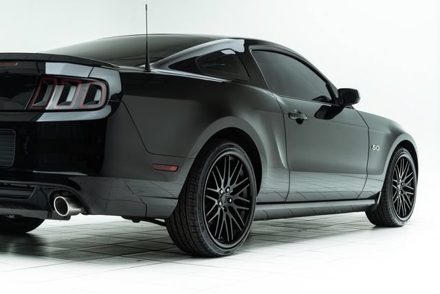 Used 2013 Ford Mustang GT RWD image 13