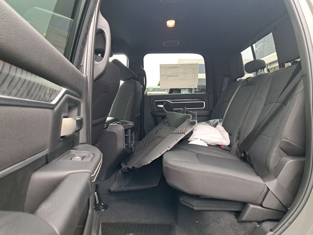 New 2026 RAM 2500 Big Horn AWD/4WD image 14