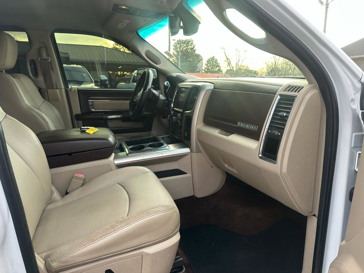 Used 2014 RAM 2500 Laramie w/ Convenience Group image 13