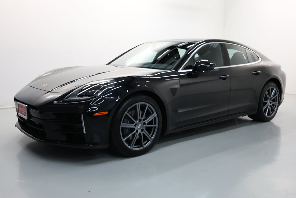 Used 2025 Porsche Panamera image 1
