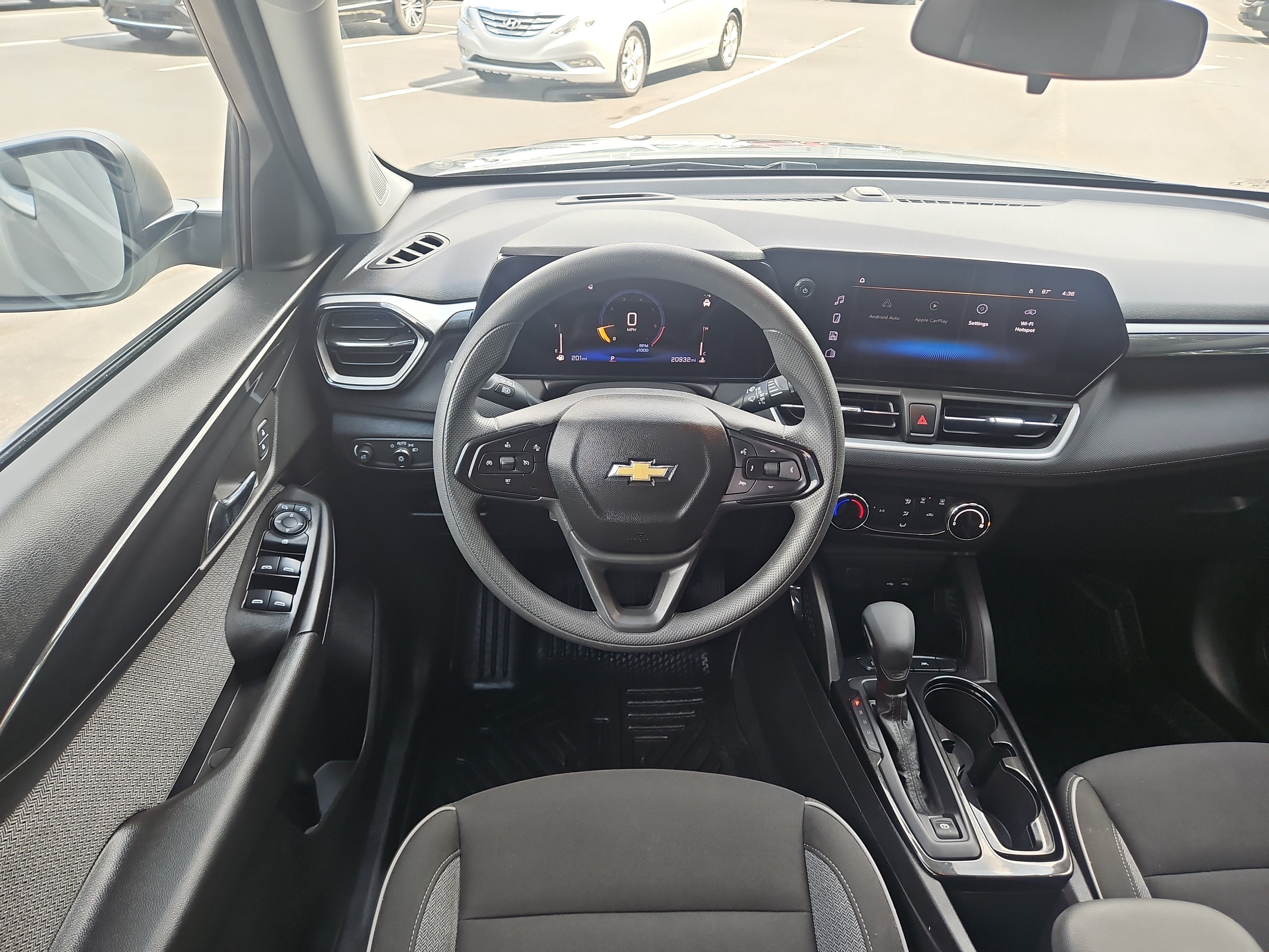 Used 2024 Chevrolet TrailBlazer LS w/ LS Convenience Package FWD image 9