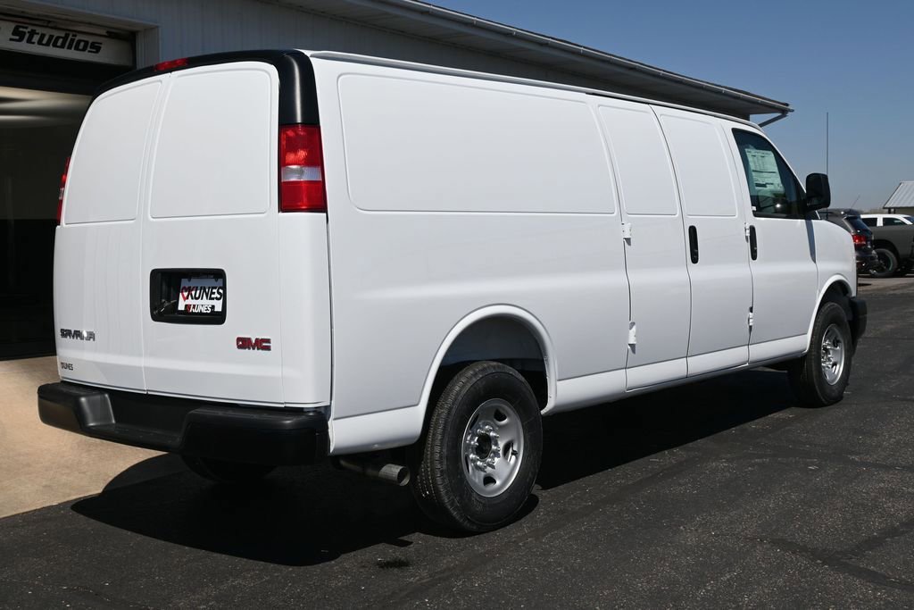 New 2026 GMC Savana 3500 Extended RWD image 4