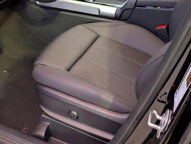 New 2025 Mercedes-Benz GLB 250 image 4