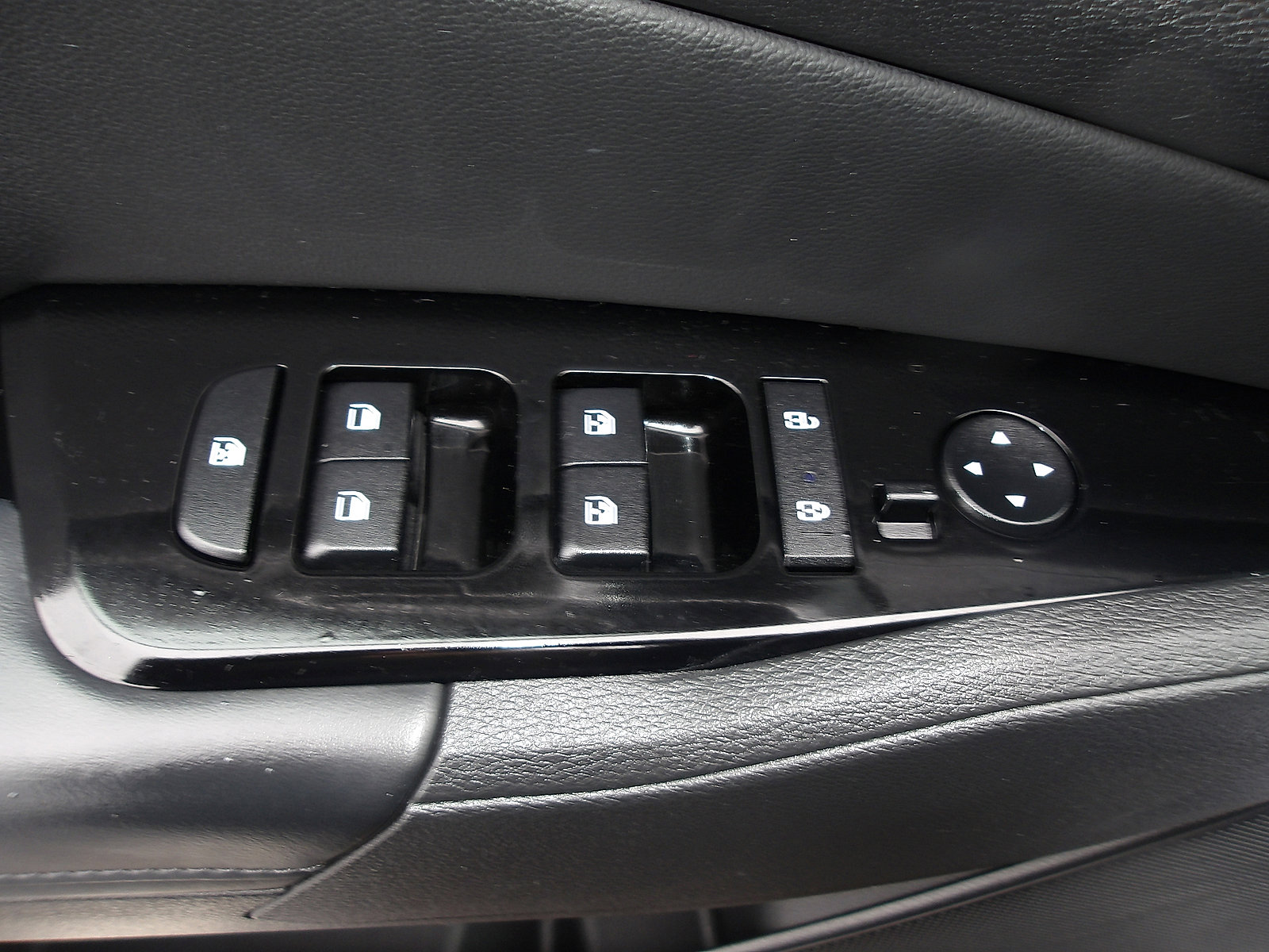 Used 2025 Kia Sportage X-Line w/ Premium Package image 14