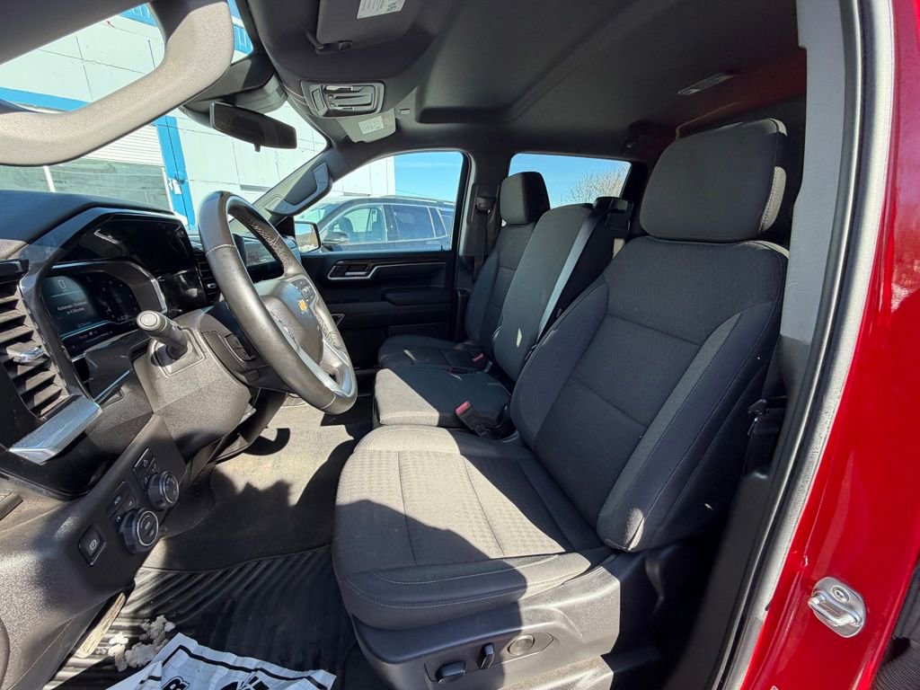 Used 2025 Chevrolet Silverado 1500 LT image 9